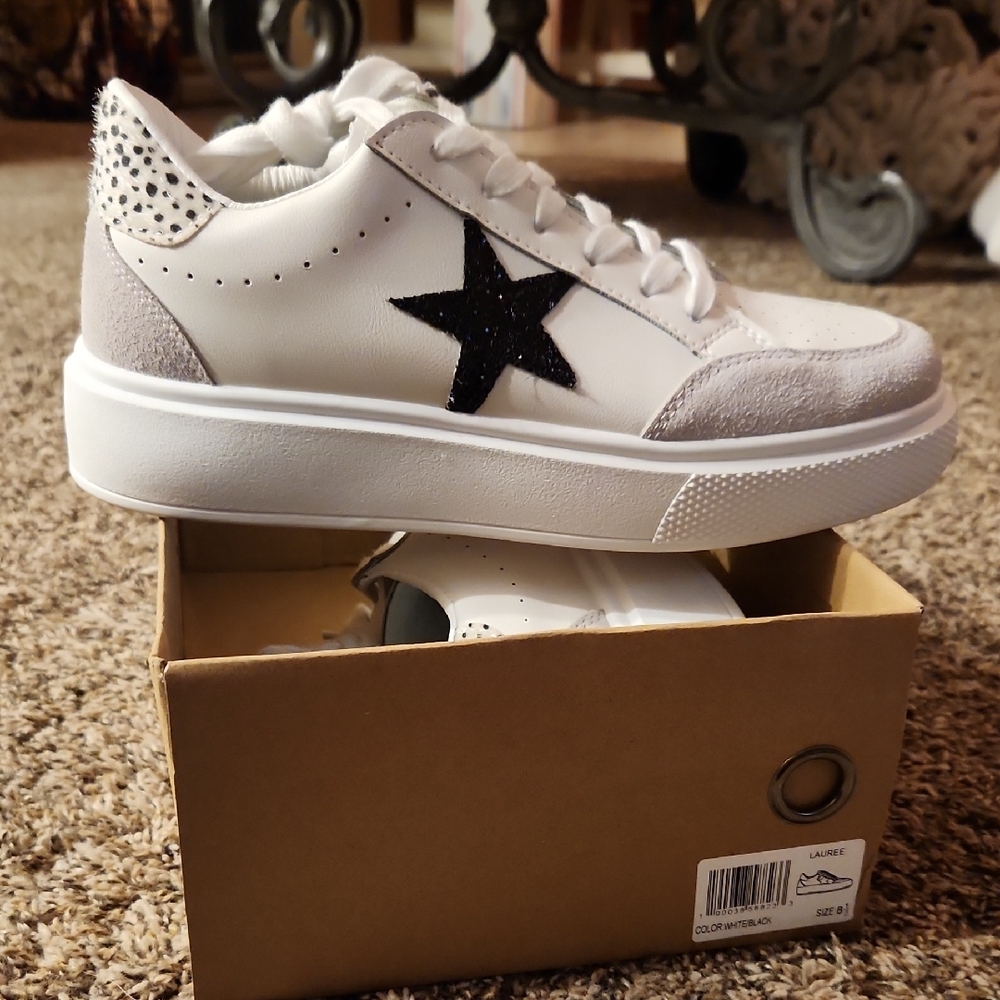 White Sneakers with Black Star Accent And Cheetch Print Back